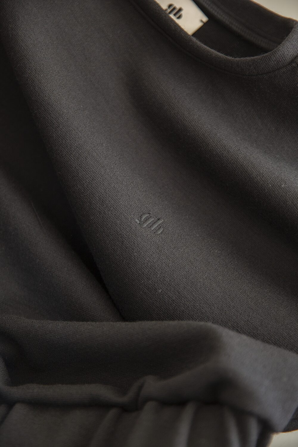 Tissus upcyclés luxueux sélectionnés par Gabrielle Baggio